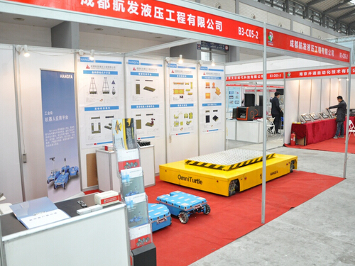星空体育·（china）官方网站参加2015中国西部国际装备制造业博览会-展会现场-1.jpg